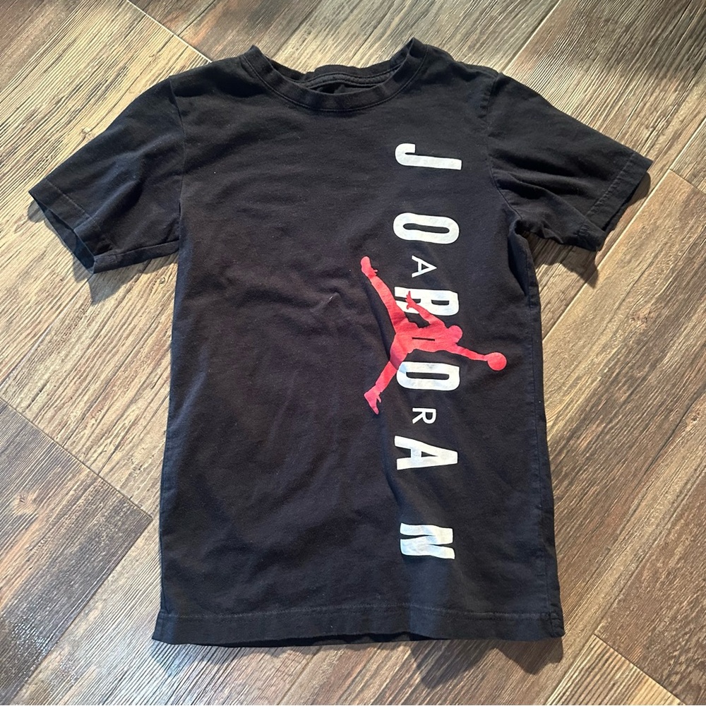Air JORDAN black short sleeve T-shirt boys M 10-12 summer basketball tee